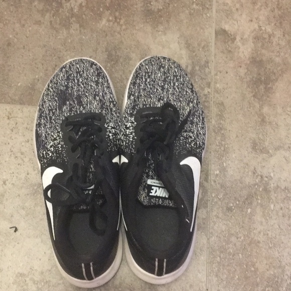 black and white speckled nikes - Picture 3 of 6